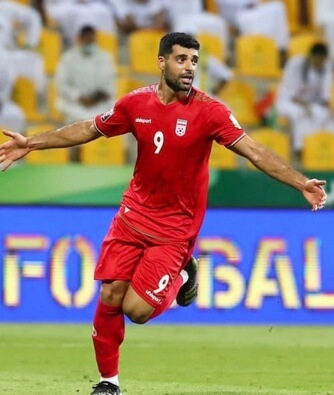 Mehdi Taremi during the match.